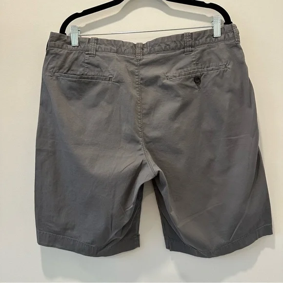 J Crew 10.5” Stretch Chino Shorts For Men Size 36 Gray Neutral Casual Golf Polo - Picture 3 of 14
